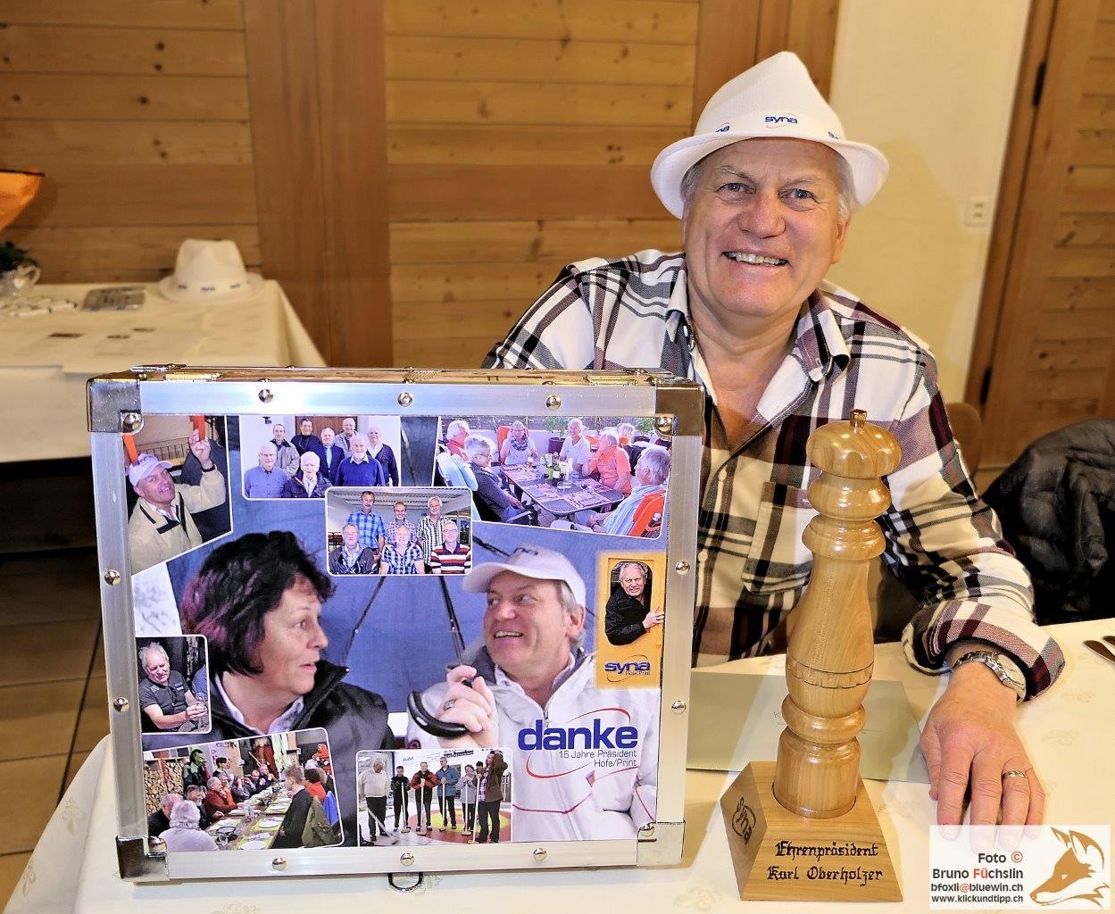 Kari-mit-Prsenten_P1000084