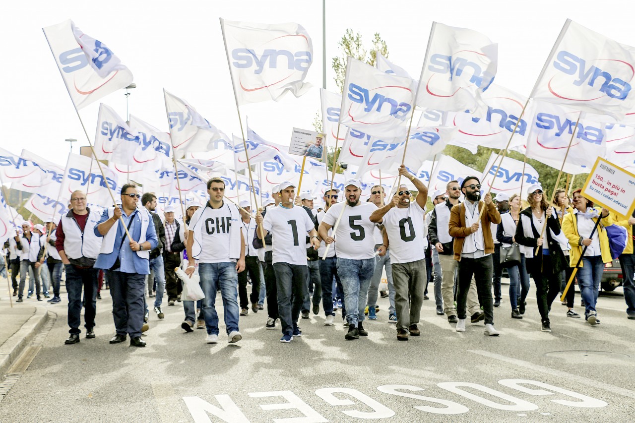 Défilé pour de meilleurs salaires