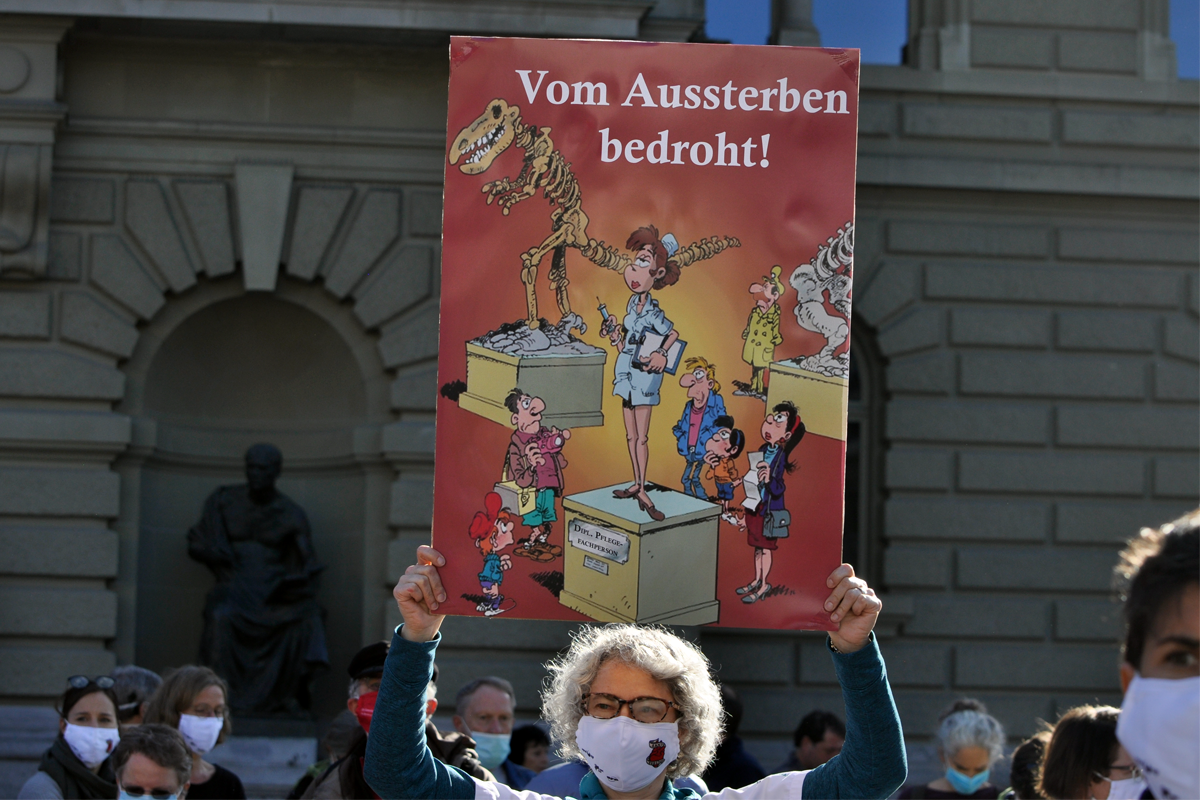 Vom Aussterben bedroht – die Krankenpflegerin / der Krankenpfleger