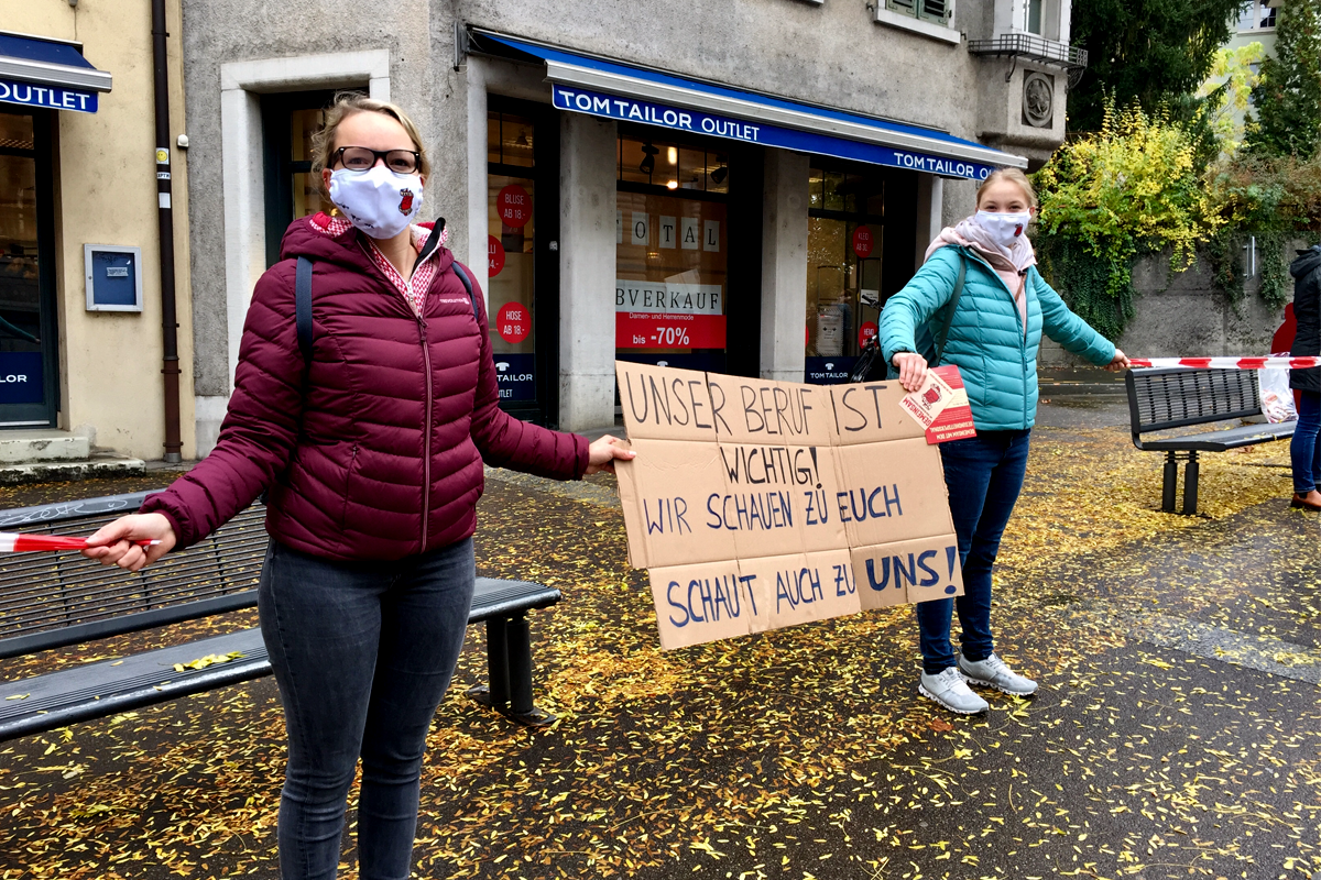 Pflegerinnen an der Menschenkette in Frauenfeld: "Unser Beruf ist wichtig! Wir schauen zu euch – schaut auch zu uns!"