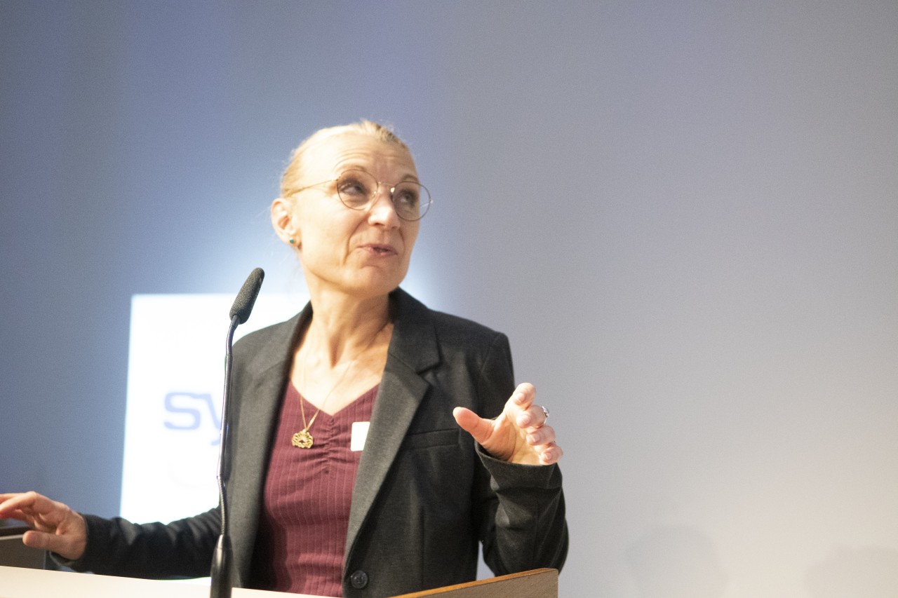 Yvonne-Feri