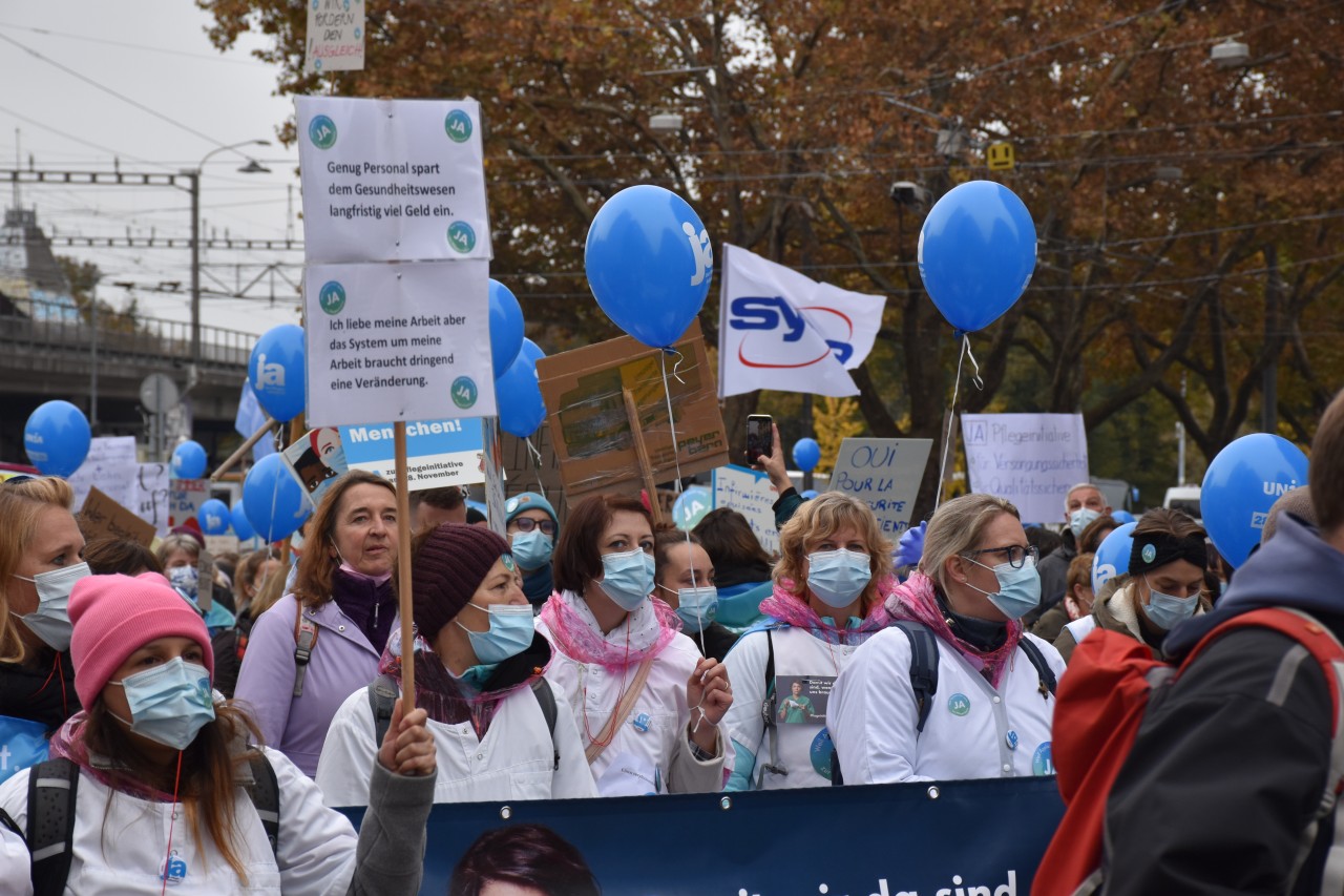 Le personnel de santé appelle à manifester sur la Place fédérale