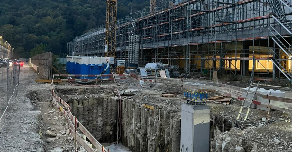 Automne chaud dans la construction - 2500 travailleurs de la construction débrayent au Tessin et lancent une vague nationale de protestation dans la branche