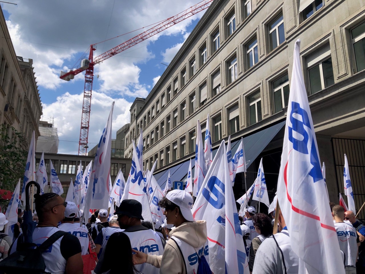 Les travailleurs de la construction approuvent le résultat des négociations de la nouvelle CN