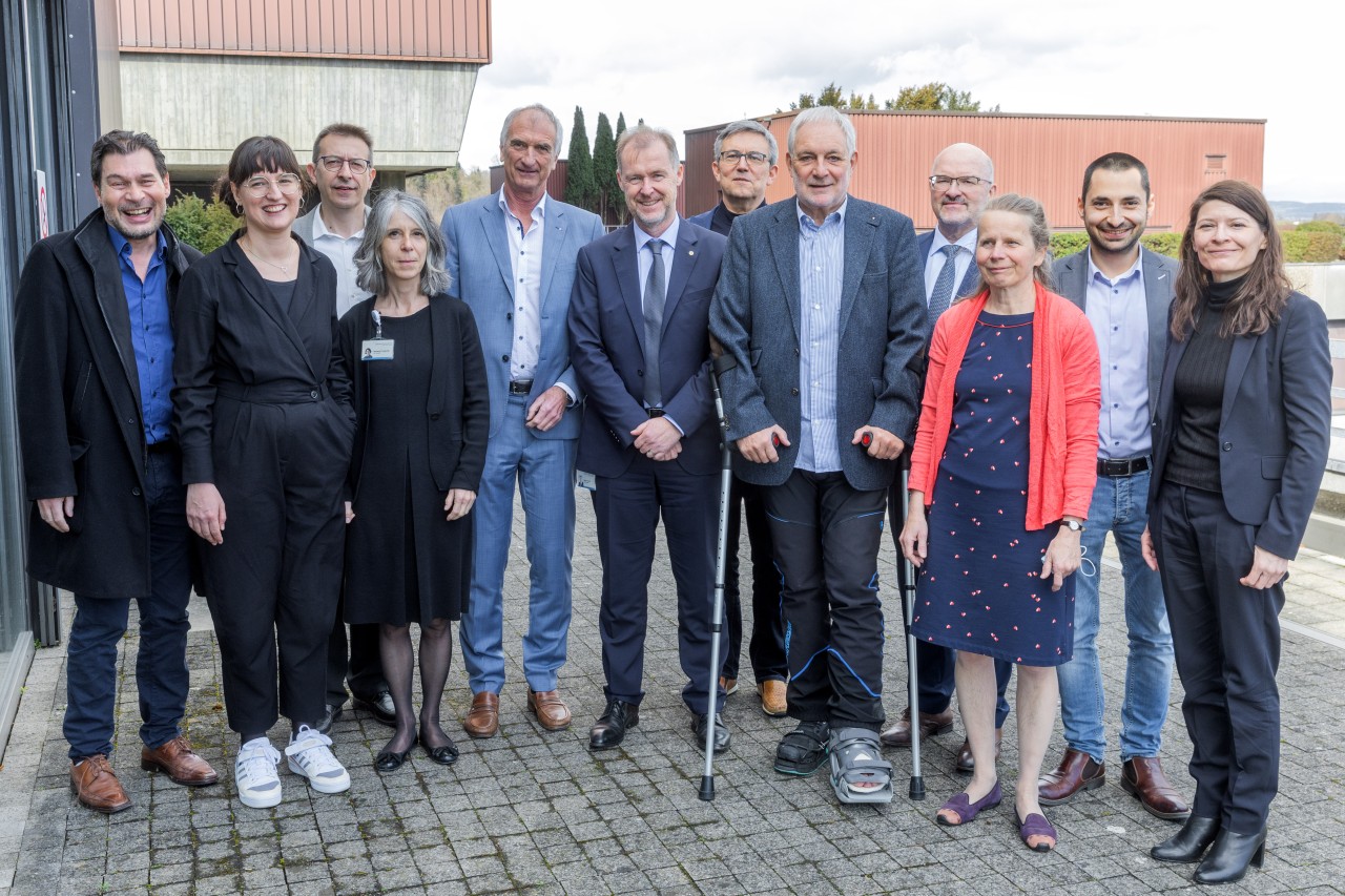 Gurppenbild_Unterzeichnung_GAV